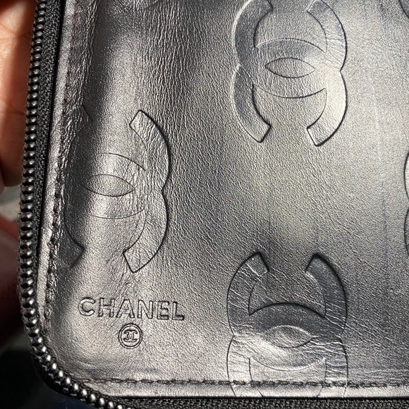 Authentic CHANEL Lambskin Cambon Line Zippy Clutch Wallet - Picture 7 of 17